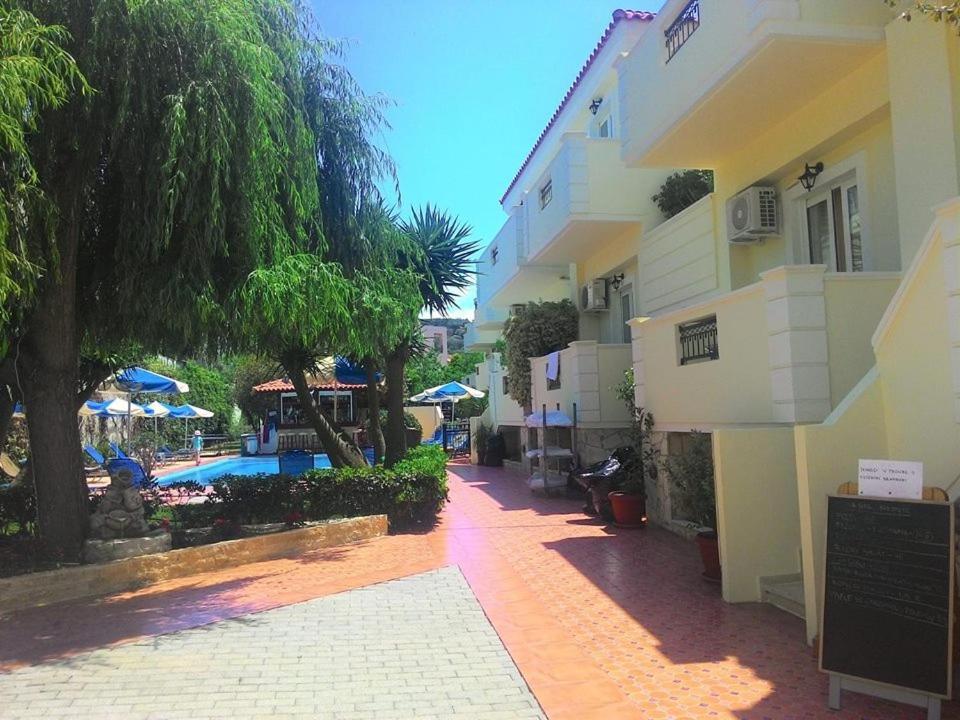 Sofia Studios & Apts Ayía Marína Exterior foto
